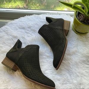 vince camuto cinneys